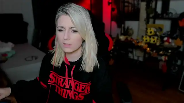 Snapshot of Lisaonthemoon chatting on September 25, 2025, 5:52 pm Lisaonthemoon online show from September 25, 2025, 5:52 pm