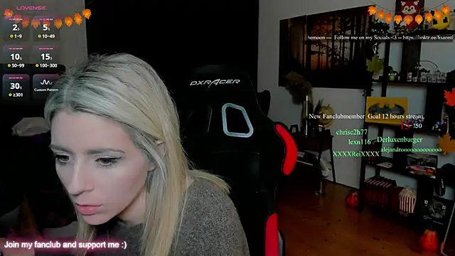 Snapshot of Lisaonthemoon chatting on November 23, 2025, 6:29 pm Lisaonthemoon online show from November 23, 2025, 6:29 pm