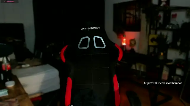 Snapshot of Lisaonthemoon chatting on March 11, 2025, 5:35 pm Lisaonthemoon online show from March 11, 2025, 5:35 pm