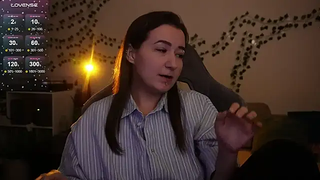 Snapshot of Megan__Hart chatting on November 15, 2025, 12:58 am Megan Hart online show from November 15, 2025, 12:58 am