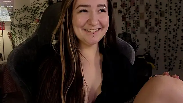 Snapshot of Megan__Hart chatting on December 29, 2024, 2:10 pm Megan  Hart online show from December 29, 2024, 2:10 pm