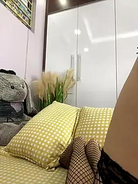 Snapshot of Linh_diudang chatting on October 18, 2025, 2:35 am Linh diudang online show from October 18, 2025, 2:35 am