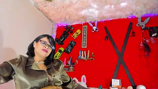 jena derboo online show from February 9, 2026, 10:24 am