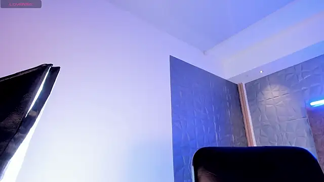 alicee smithh1 online show from November 29, 2025, 7:47 pm