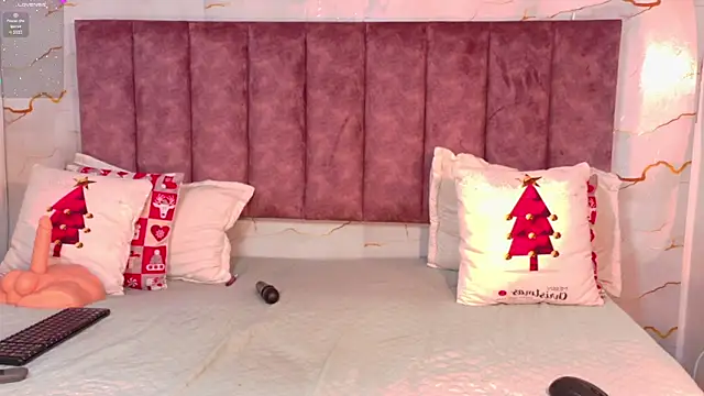 Snapshot of CheneellLorens chatting on January 15, 2026, 5:16 pm CheneellLorens online show from January 15, 2026, 5:16 pm