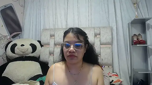 KEYRA-MILLER- online show from February 6, 2026, 1:56 am