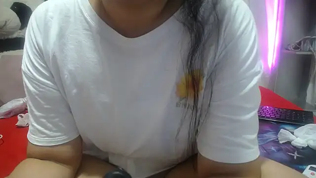 KEYRA-MILLER- online show from April 2, 2026, 2:08 am