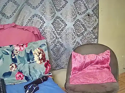 Snapshot of Cardi-Calliente chatting on July 23, 2026, 6:04 pm Cardi-Calliente online show from July 23, 2026, 6:04 pm