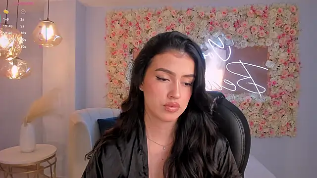 PaulinaSantos  online show from November 1, 2025, 8:14 pm