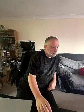 Snapshot of LondonTeffy chatting on October 30, 2025, 10:57 am LondonTeffy online show from October 30, 2025, 10:57 am