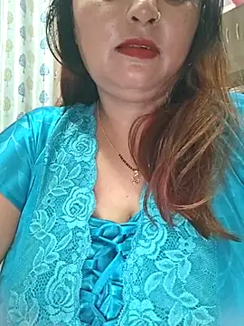 Snapshot of Dianaa9 chatting on May 7, 2026, 4:32 pm Dianaa9 online show from May 7, 2026, 4:32 pm