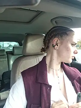 SophieCharm online show from November 25, 2025, 12:16 pm