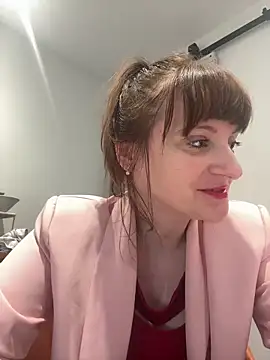 victoirenextdoor online show from October 22, 2025, 11:42 am