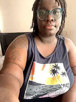 Snapshot of Toomuch_Squirt chatting on November 30, 2025, 11:33 am Toomuch Squirt online show from November 30, 2025, 11:33 am