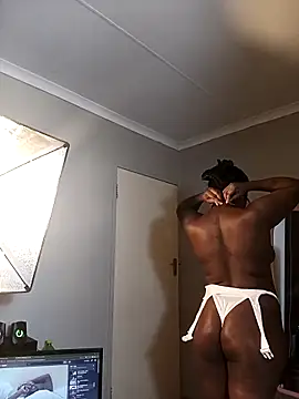 Snapshot of TheDoubleTrouble18xxx chatting on May 1, 2026, 3:39 pm TheDoubleTrouble18xxx online show from May 1, 2026, 3:39 pm
