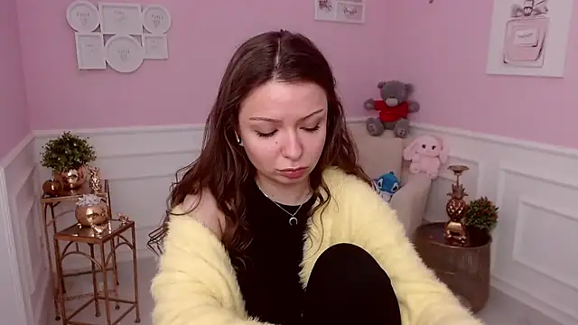 LucySkilar online show from March 6, 2026, 5:35 am