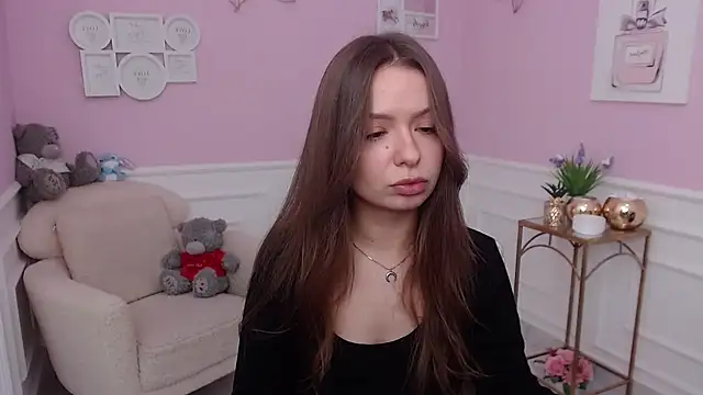 Snapshot of LucySkilar chatting on November 23, 2025, 5:39 am LucySkilar online show from November 23, 2025, 5:39 am