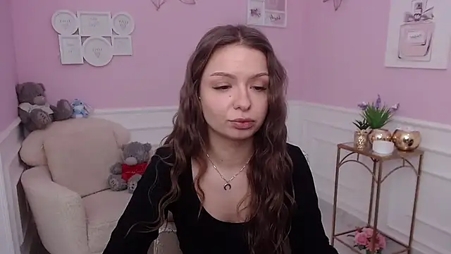 Snapshot of LucySkilar chatting on November 25, 2025, 7:52 am LucySkilar online show from November 25, 2025, 7:52 am