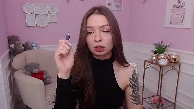 Snapshot of LucySkilar chatting on November 14, 2025, 5:22 am LucySkilar online show from November 14, 2025, 5:22 am