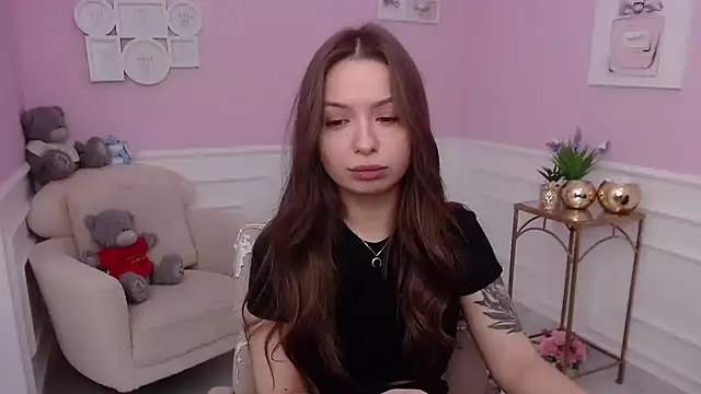 Snapshot of LucySkilar chatting on October 27, 2025, 5:41 am LucySkilar online show from October 27, 2025, 5:41 am