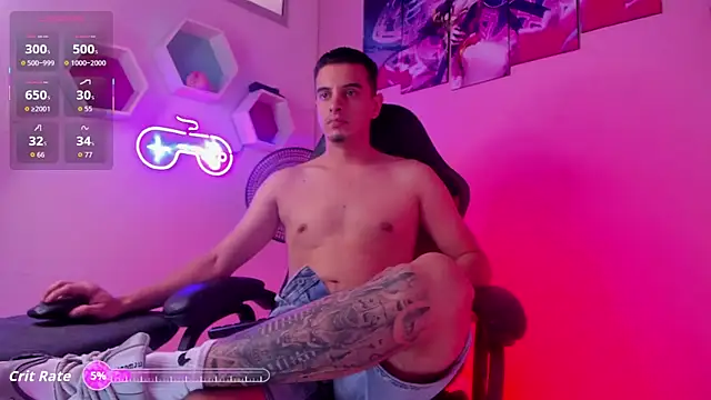 Snapshot of Maximo__ chatting on November 8, 2025, 8:45 pm Maximo online show from November 8, 2025, 8:45 pm