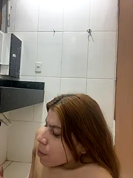 Snapshot of KyKa02 chatting on November 19, 2025, 9:04 pm KyKa02 online show from November 19, 2025, 9:04 pm