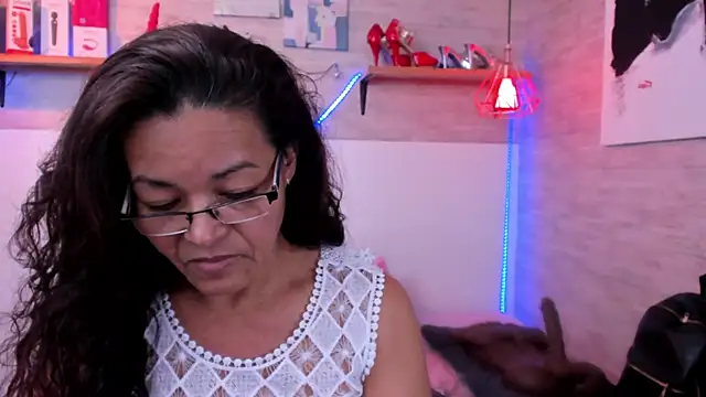 MaturePure online show from November 13, 2025, 7:40 pm