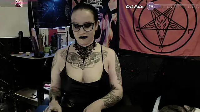 Snapshot of Evil_Queen_666 chatting on May 14, 2026, 6:21 am Evil Queen 666 online show from May 14, 2026, 6:21 am