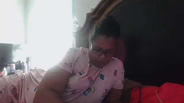 ebonyred online show from November 20, 2025, 1:45 pm