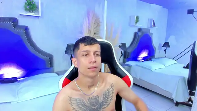 AgarEvans online show from April 16, 2026, 4:35 am