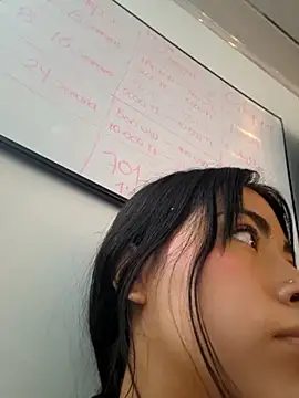 Snapshot of sylvana_19 chatting on September 11, 2025, 4:07 pm sylvana 19 online show from September 11, 2025, 4:07 pm