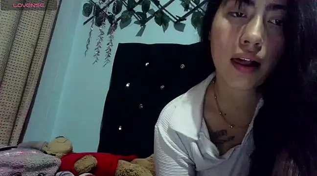 Snapshot of sylvana_19 chatting on February 15, 2025, 7:49 am sylvana 19 online show from February 15, 2025, 7:49 am