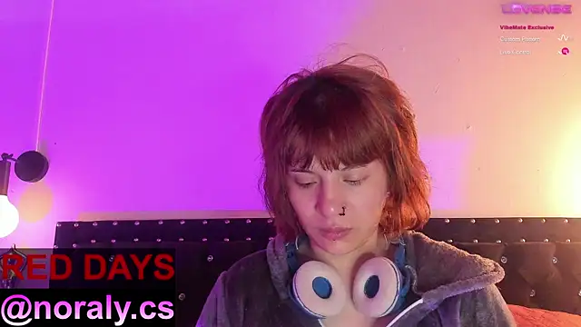 Snapshot of hey_noraly chatting on November 4, 2025, 4:05 am hey noraly online show from November 4, 2025, 4:05 am