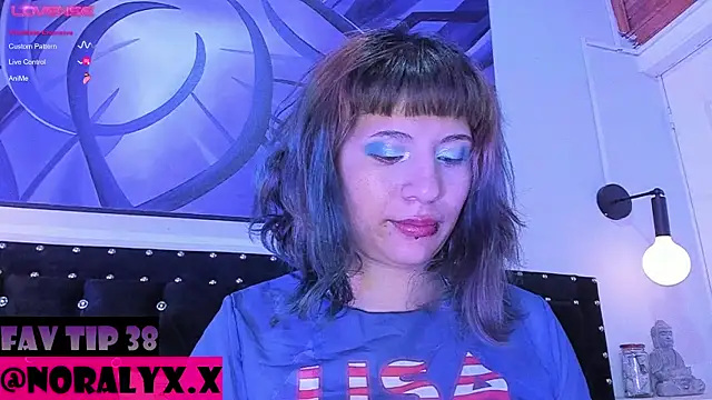 Snapshot of hey_noraly chatting on July 5, 2026, 4:19 am hey noraly online show from July 5, 2026, 4:19 am