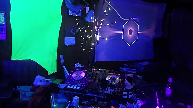 Snapshot of tayshie chatting on February 8, 2025, 11:22 am tayshie online show from February 8, 2025, 11:22 am