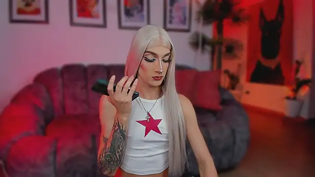 Snapshot of Taylor__foxxx chatting on June 12, 2026, 6:33 am Taylor foxxx online show from June 12, 2026, 6:33 am