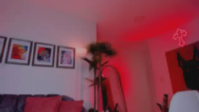 Taylor  foxxx online show from October 17, 2025, 5:00 am