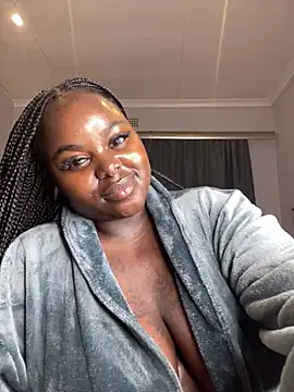 Snapshot of Honeycoco0211 chatting on May 16, 2026, 2:10 am Honeycoco0211 online show from May 16, 2026, 2:10 am