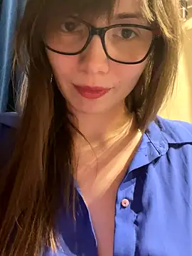 Snapshot of EvaRoss_ chatting on January 5, 2026, 6:11 pm EvaRoss online show from January 5, 2026, 6:11 pm