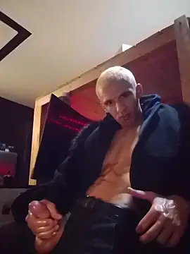 Snapshot of MillennialC0CK chatting on November 29, 2025, 5:35 pm MillennialC0CK online show from November 29, 2025, 5:35 pm