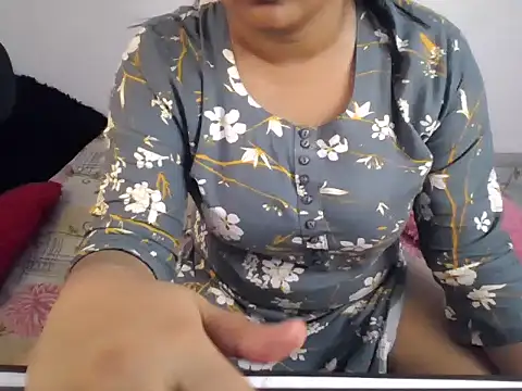 Snapshot of Trezza chatting on July 19, 2026, 8:49 pm Trezza online show from July 19, 2026, 8:49 pm