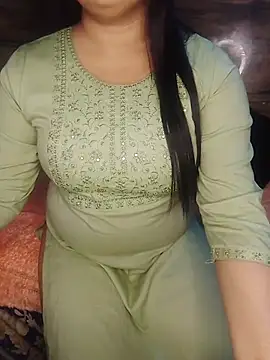 Snapshot of Trezza chatting on February 4, 2026, 7:36 am Trezza online show from February 4, 2026, 7:36 am