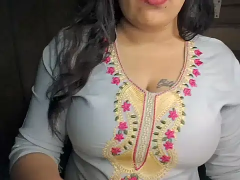 Trezza online show from November 7, 2025, 11:30 pm