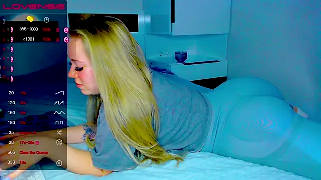 Snapshot of kitti_kaattt chatting on November 29, 2025, 10:15 am kitti kaattt online show from November 29, 2025, 10:15 am