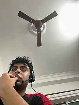 zecd14 online show from February 5, 2025, 8:14 pm