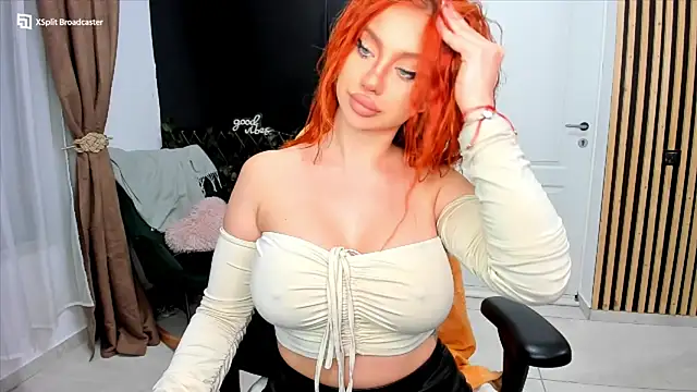 Snapshot of fireflowers_ chatting on February 17, 2026, 10:07 pm fireflowers online show from February 17, 2026, 10:07 pm