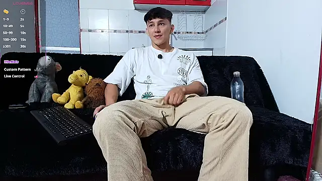 Snapshot of jacques_cardiet chatting on May 6, 2026, 2:10 pm jacques cardiet online show from May 6, 2026, 2:10 pm