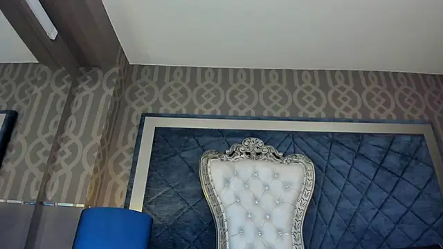 Snapshot of Janna_Rousse_ chatting on February 4, 2026, 12:00 pm Janna Rousse online show from February 4, 2026, 12:00 pm