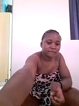 Snapshot of creamy_shaah chatting on February 12, 2025, 4:00 pm creamy shaah online show from February 12, 2025, 4:00 pm