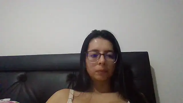 Snapshot of IsabellaJames chatting on February 26, 2025, 1:36 am IsabellaJames online show from February 26, 2025, 1:36 am